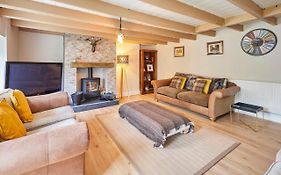 Host & Stay - Atlanta Cottage